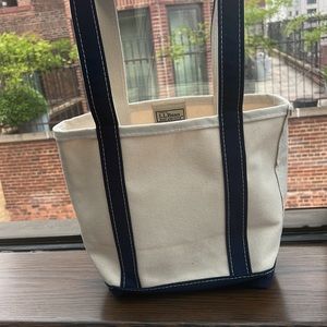 L.L. bean tote bag